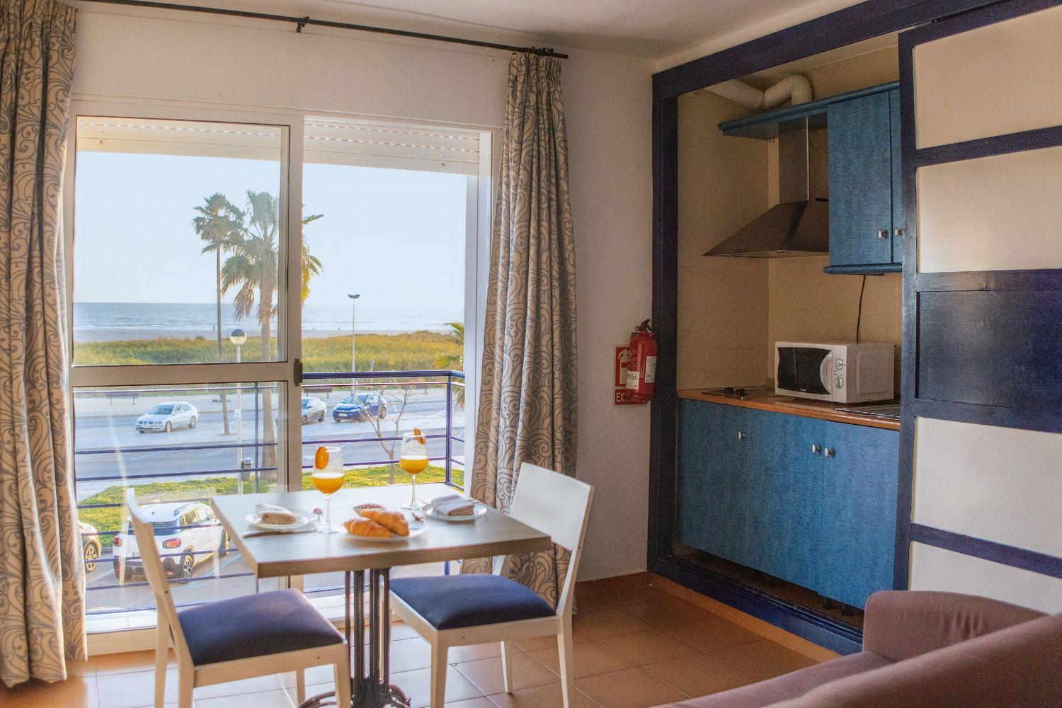 Hotel Playa Conil - Beachfront Studios & Suites Конил-де-ла-Фронтера Екстериор снимка
