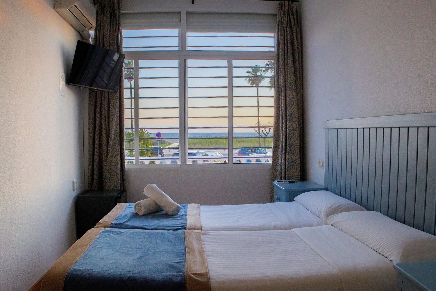 Hotel Playa Conil - Beachfront Studios & Suites Конил-де-ла-Фронтера Екстериор снимка