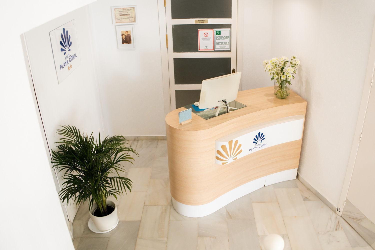 Hotel Playa Conil - Beachfront Studios & Suites Конил-де-ла-Фронтера Екстериор снимка